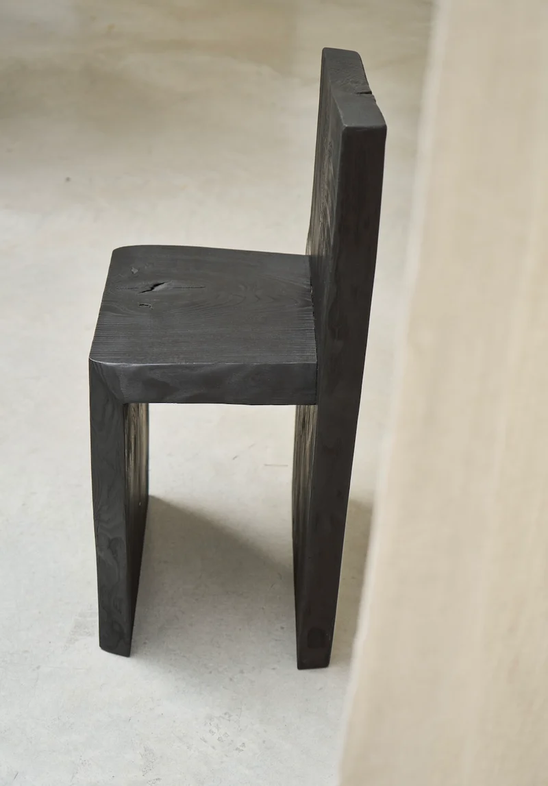 CHAIR ( 0 2 )