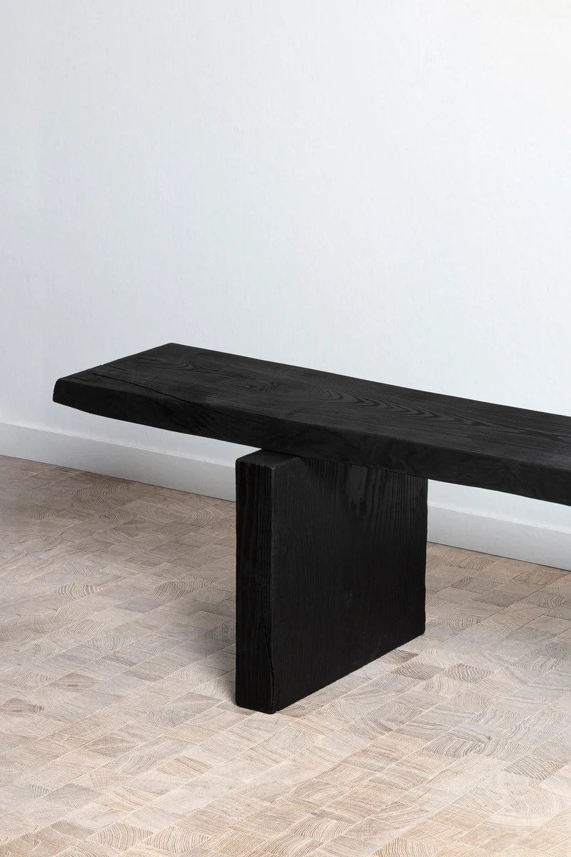 BENCH ( 01 )