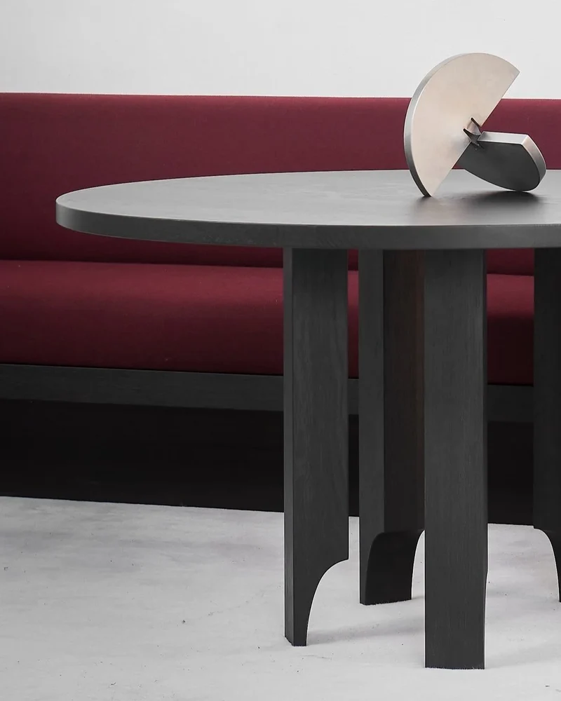 Acer Round Table