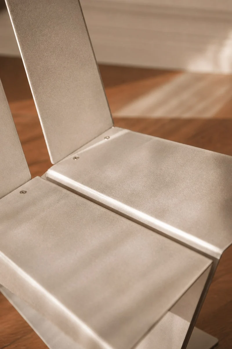 Quilla Chair in Aluminum