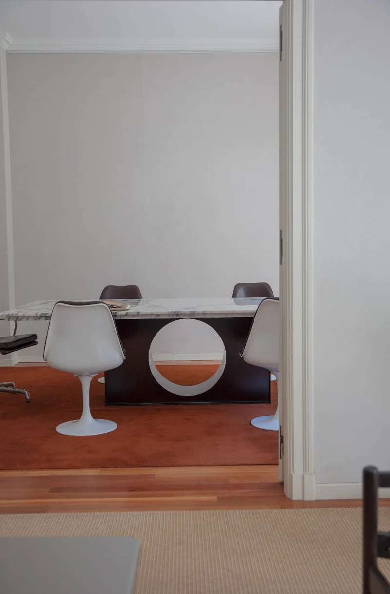Túnel Table in Steel and Marble
