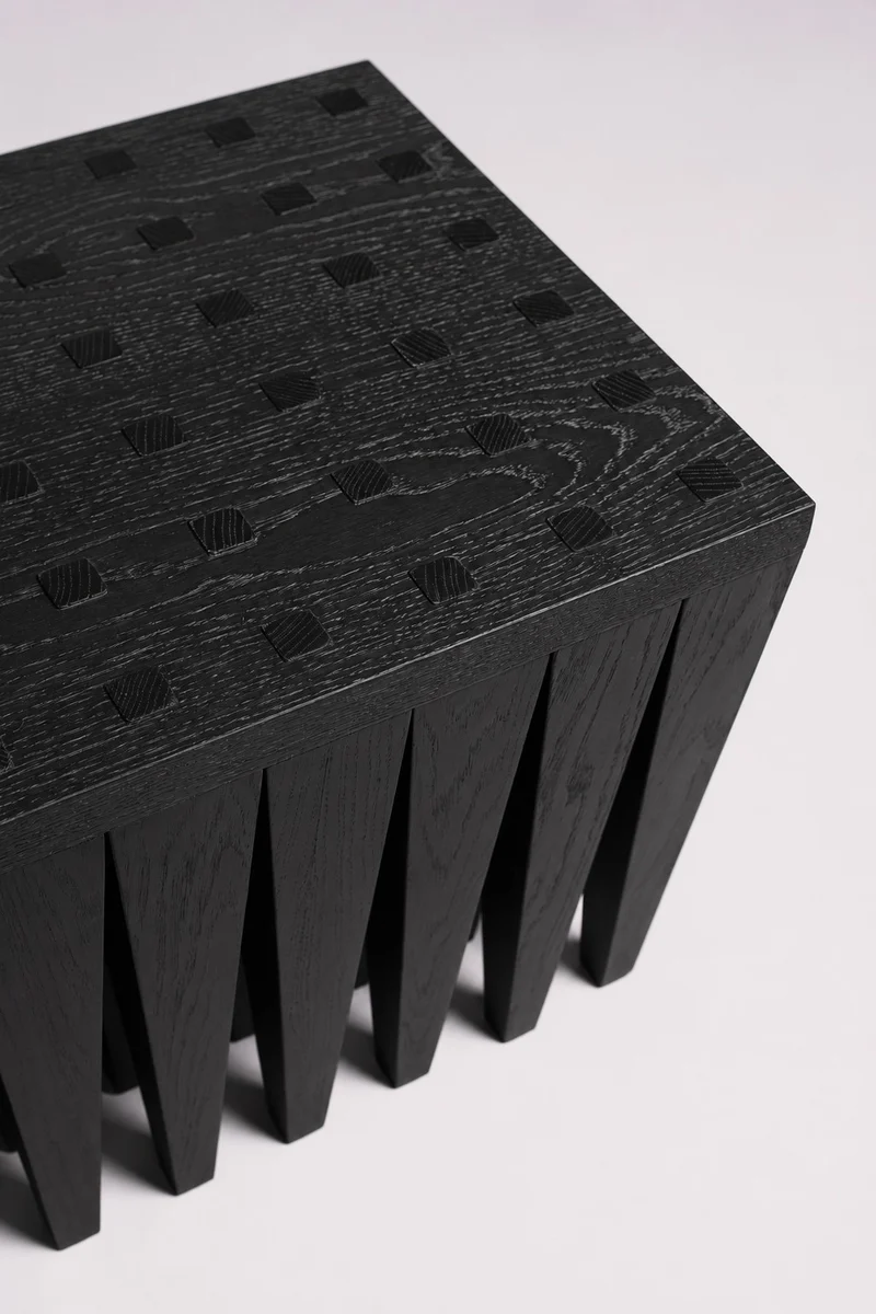 Obsidiana Bench
