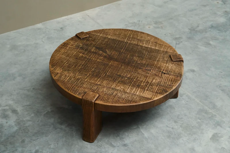 Large Round Wabi-Sabi Style Coffee Table in Solid Oak 1960s