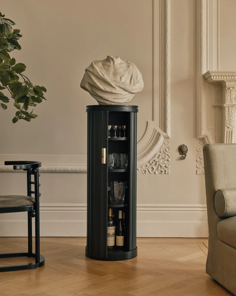 Roman Column Bar