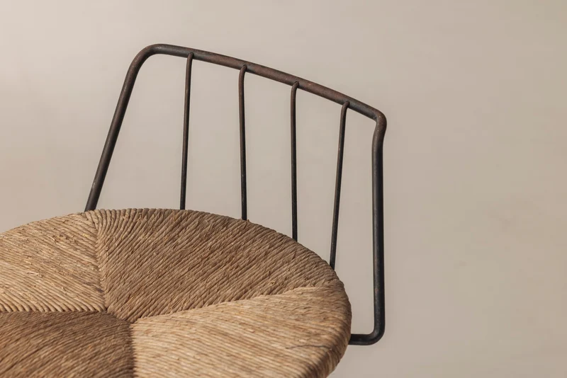 Rare French tripod stool in metal and rush, dating from the 1950s