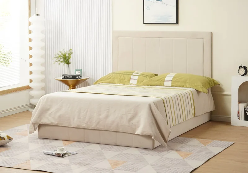 Lit capitonné en velours beige - Maty