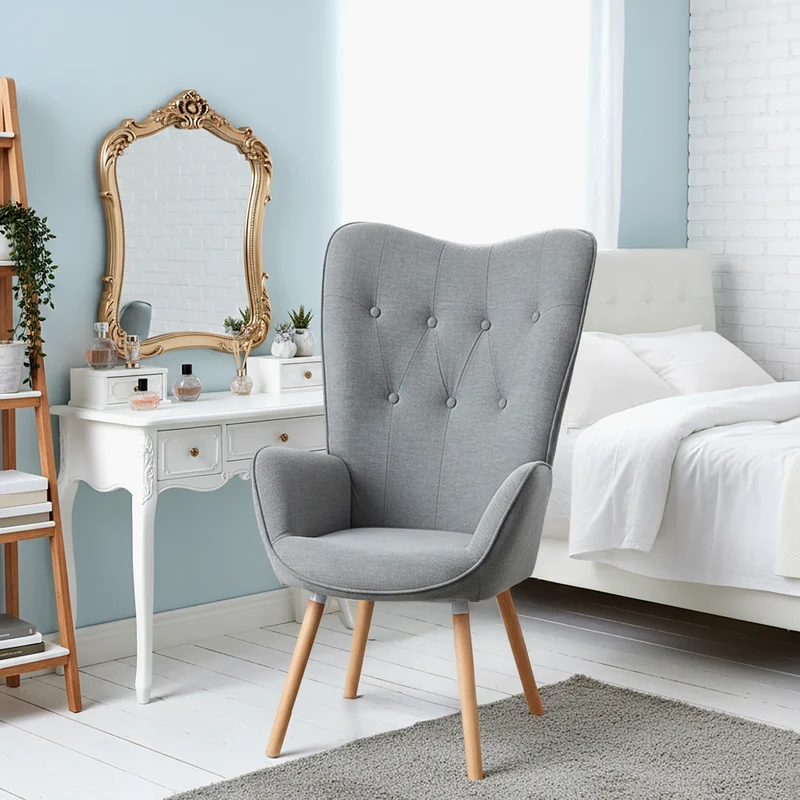 Fauteuil scandinave avec accoudoirs en tissu gris capitonné - KAS