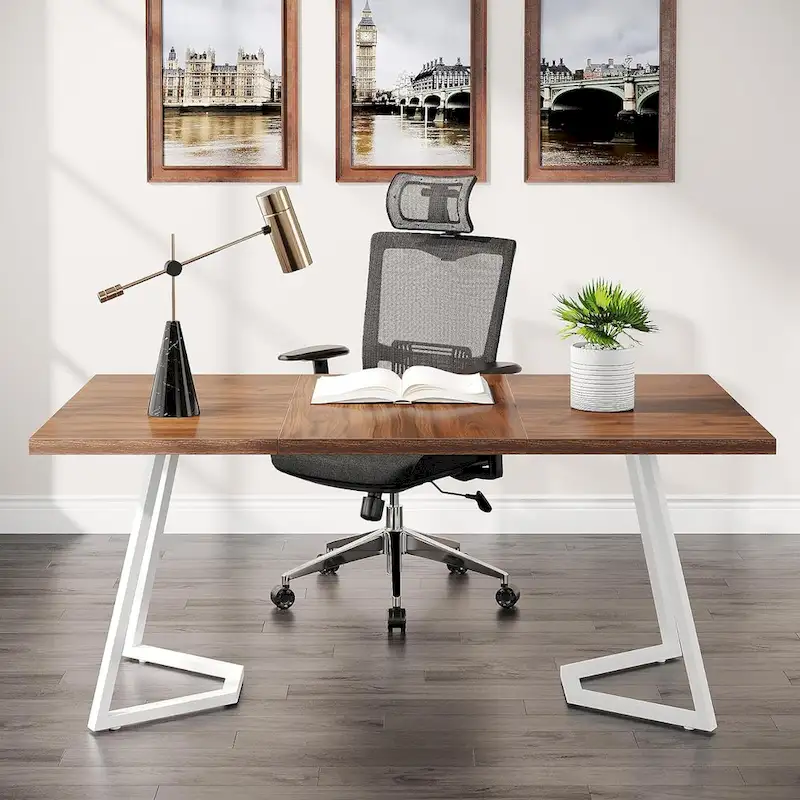 Bureau moderne en marbre blanc avec pieds en métal doré
