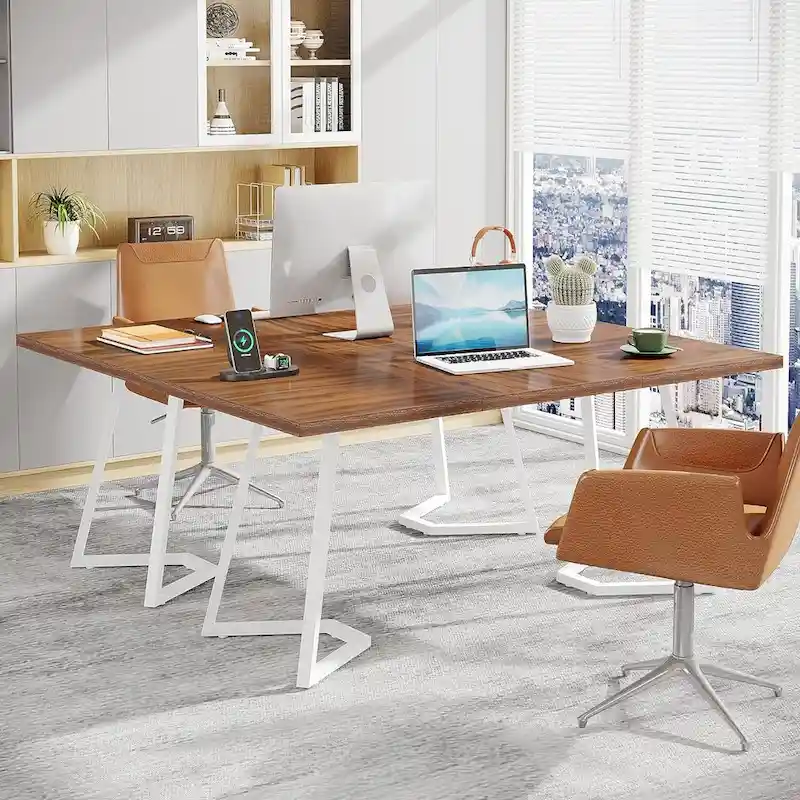 Bureau moderne en marbre blanc avec pieds en métal doré