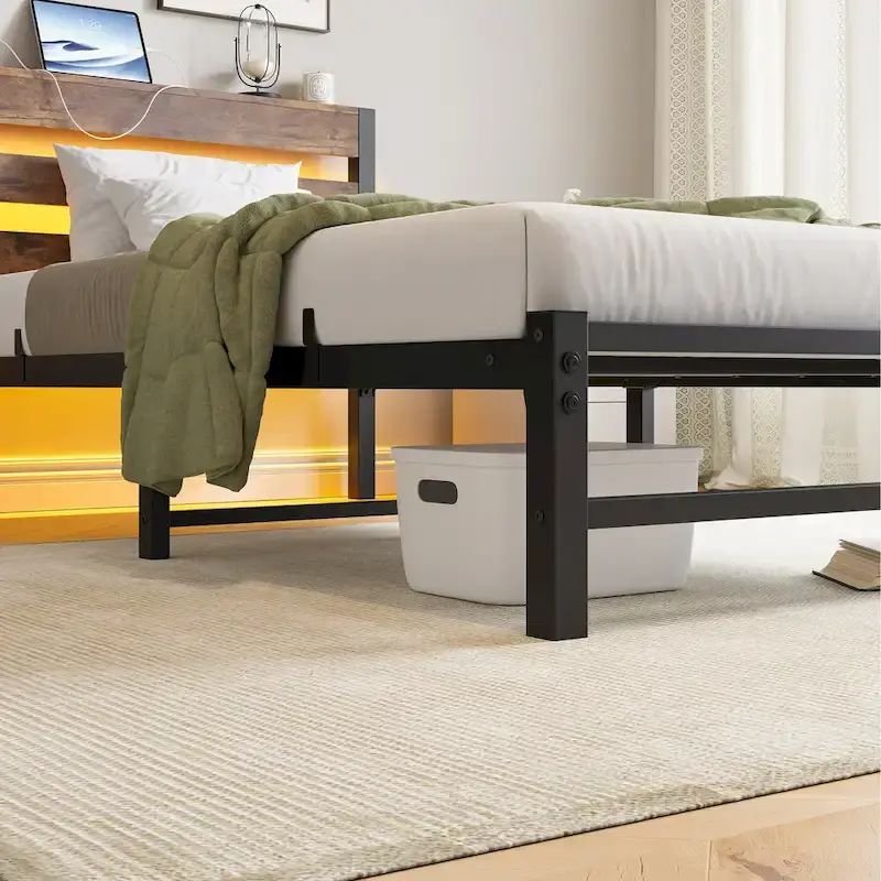 Cadre de lit double en métal avec tête de lit en bois, lumières RVB et chargeur USB, beige marron