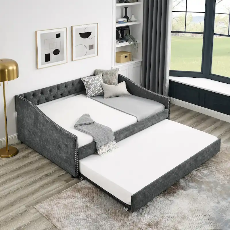 Lit de repos tapissé capitonné avec dossier capitonné à boutons et garniture cloutée, Gris et Beige