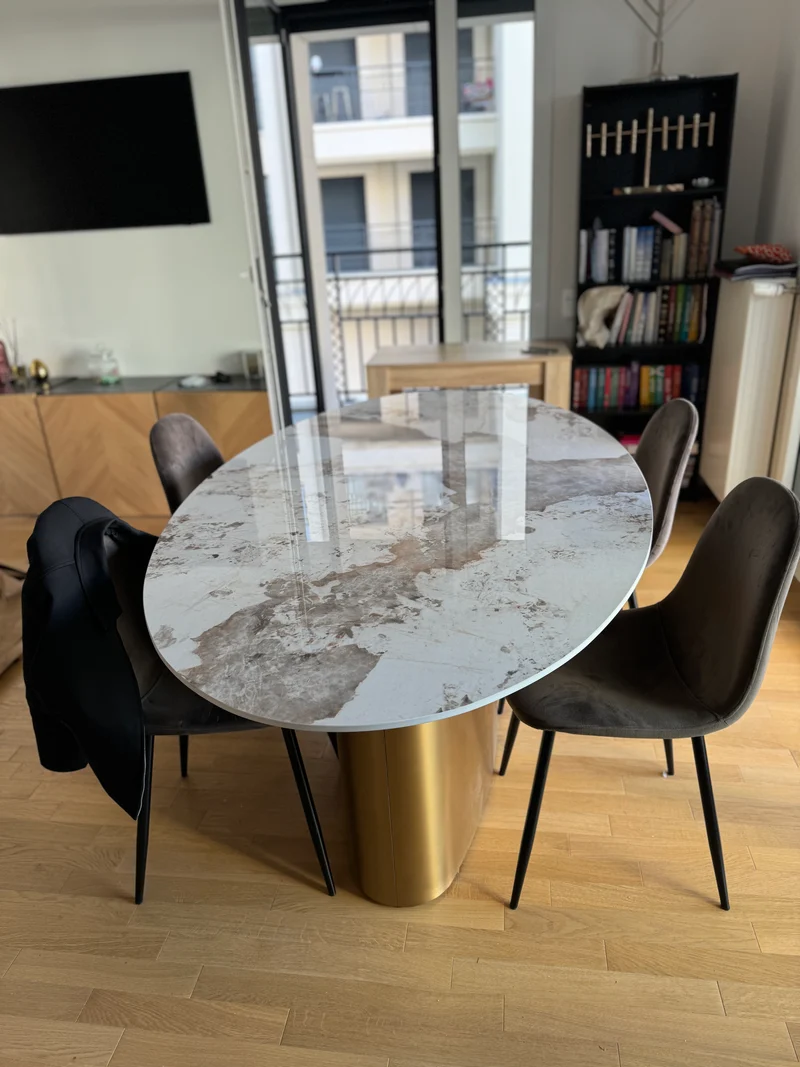 Table de Salle à Manger Ovale "Aurore" en Céramique