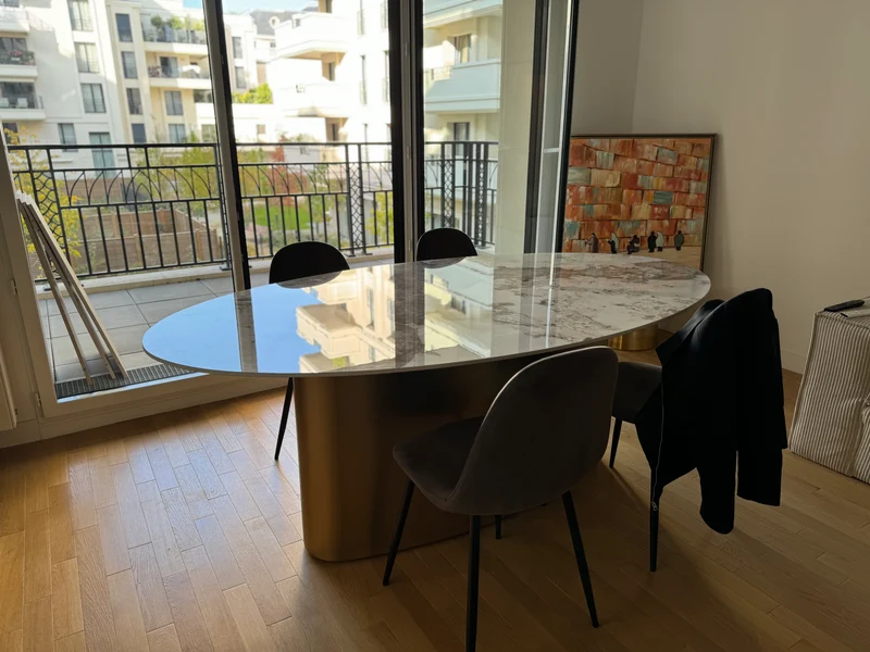 Table de Salle à Manger Ovale "Aurore" en Céramique