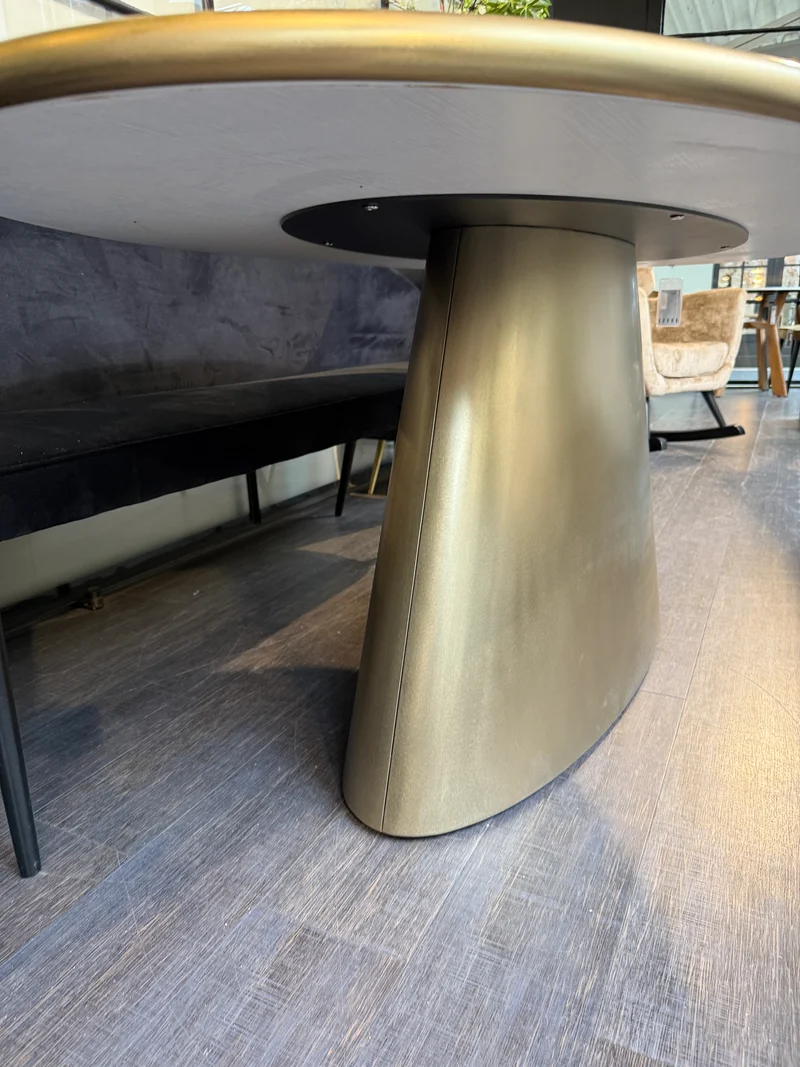 Table de Salle à Manger Ovale "Aurore" en Céramique