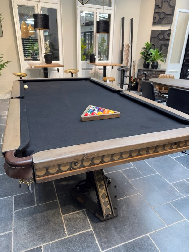 Billard Américain de Luxe en Chêne Massif, Cuir et Fonte
