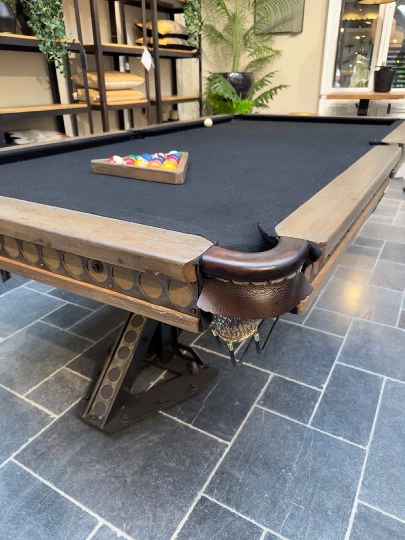 Billard Américain de Luxe en Chêne Massif, Cuir et Fonte