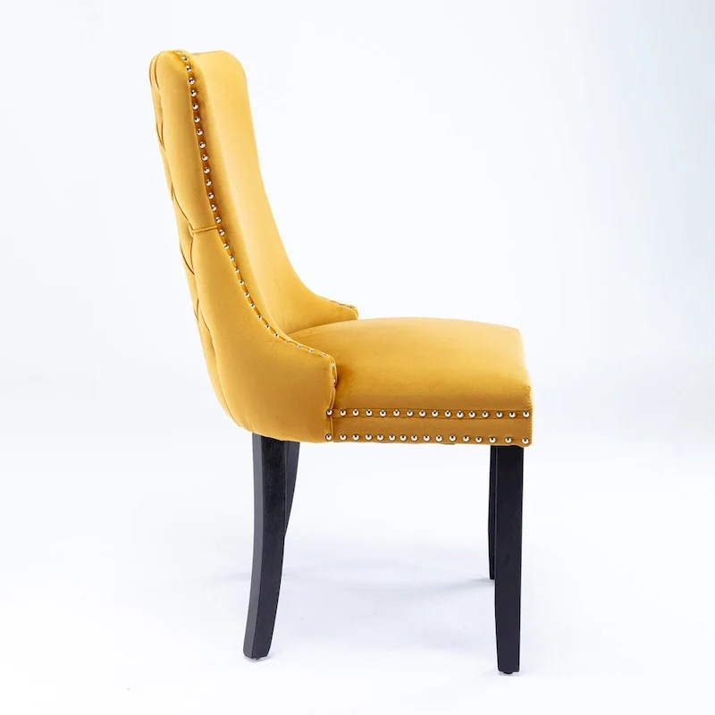 Chaise de salle à manger capitonnée en velours avec dossier à oreilles et clous décoratifs