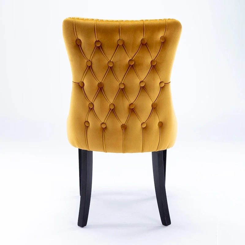 Chaise de salle à manger capitonnée en velours avec dossier à oreilles et clous décoratifs