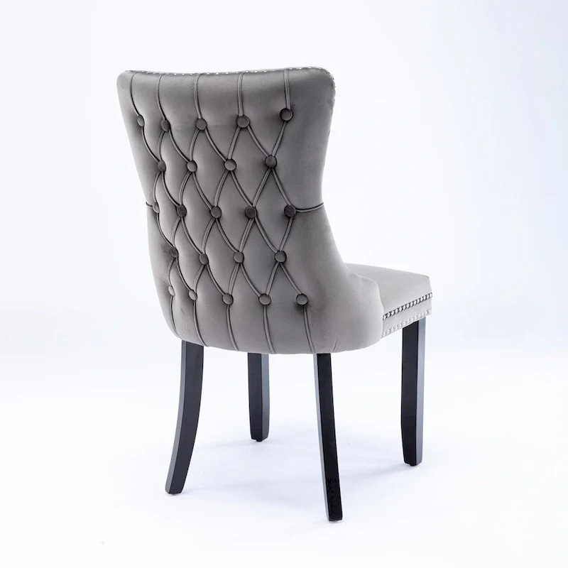 Chaise de salle à manger capitonnée en velours avec dossier à oreilles et clous décoratifs