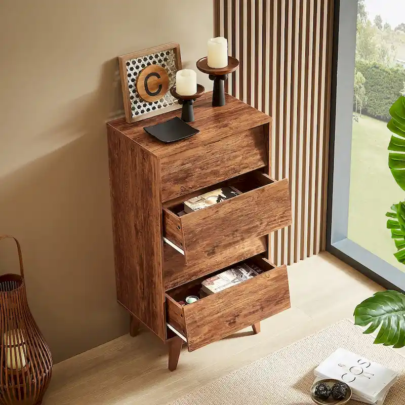 Commode 4 tiroirs en bois avec motif biseauté et pieds en bois massif marron