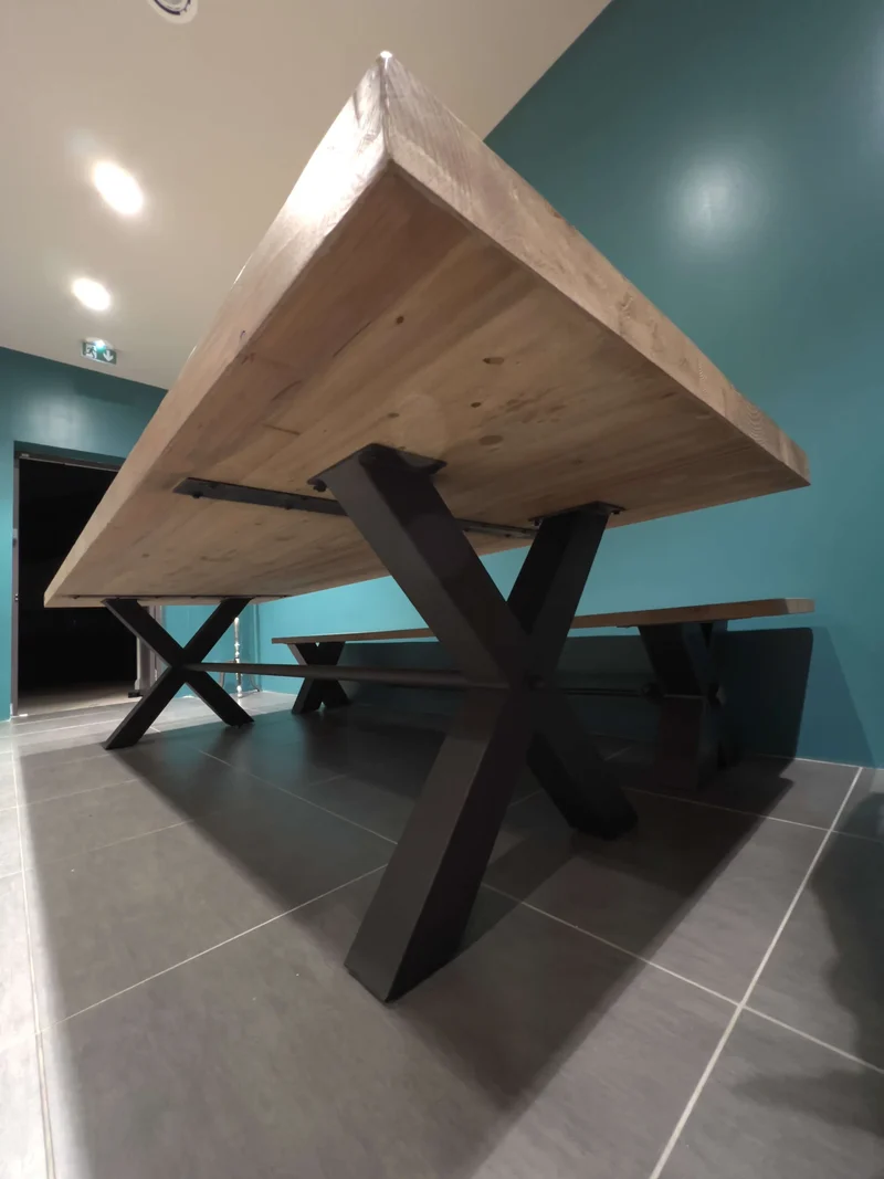 Table de 2m40 en Bois Massif "RIETI"