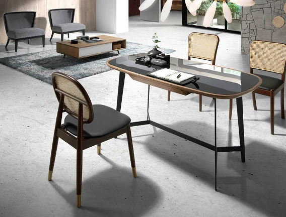 Chaise de salle à manger en similicuir et rotin naturel – Angel Cerdá 4093