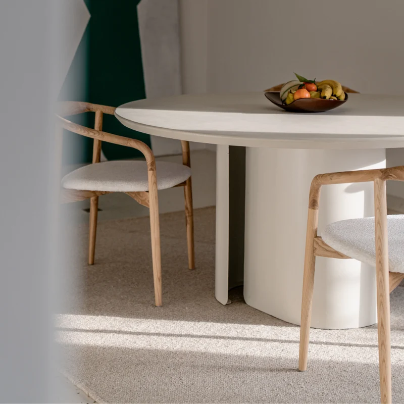 Table à manger Elio – Microskin - Latte - Métal laqué poudre Pieds latte - 160 cm