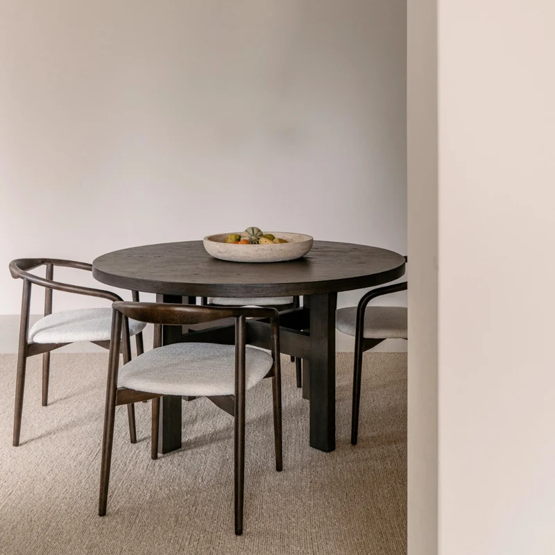 Victor - Table à manger ronde – Ø140 – Bois fumé - Frêne