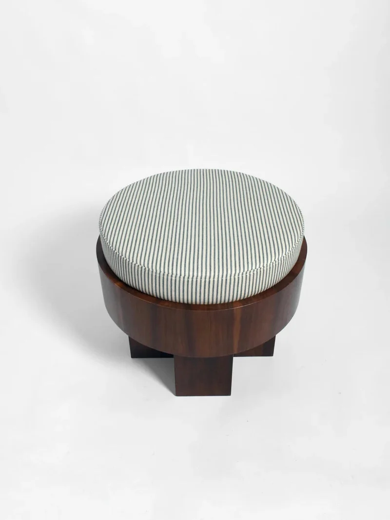 "Vitruvio" Walnut stool