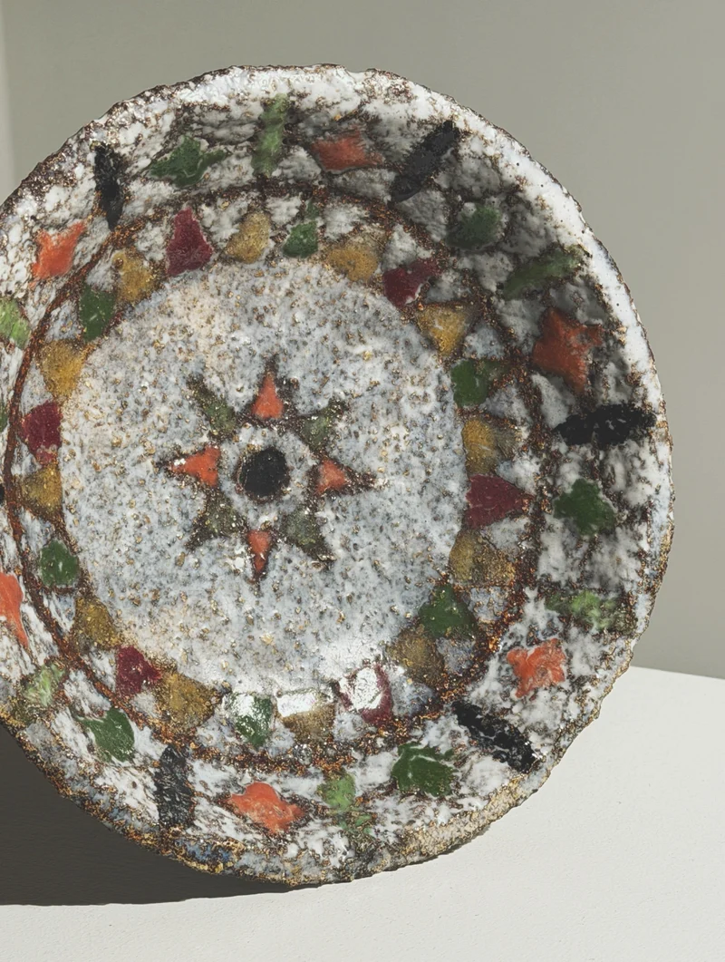 Bowl in Chamotte Stoneware by Fernande Kohler, Vallauris, circa 1960.
