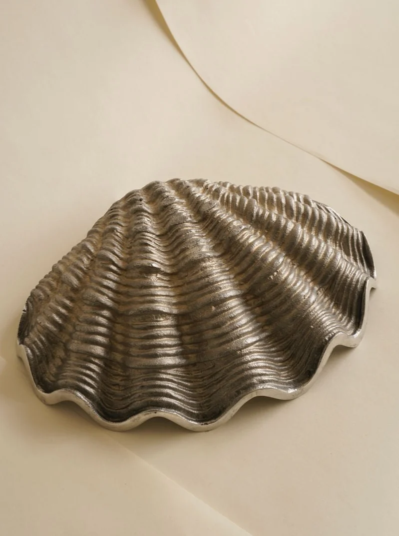 Shell-Shaped Fruit Bowl