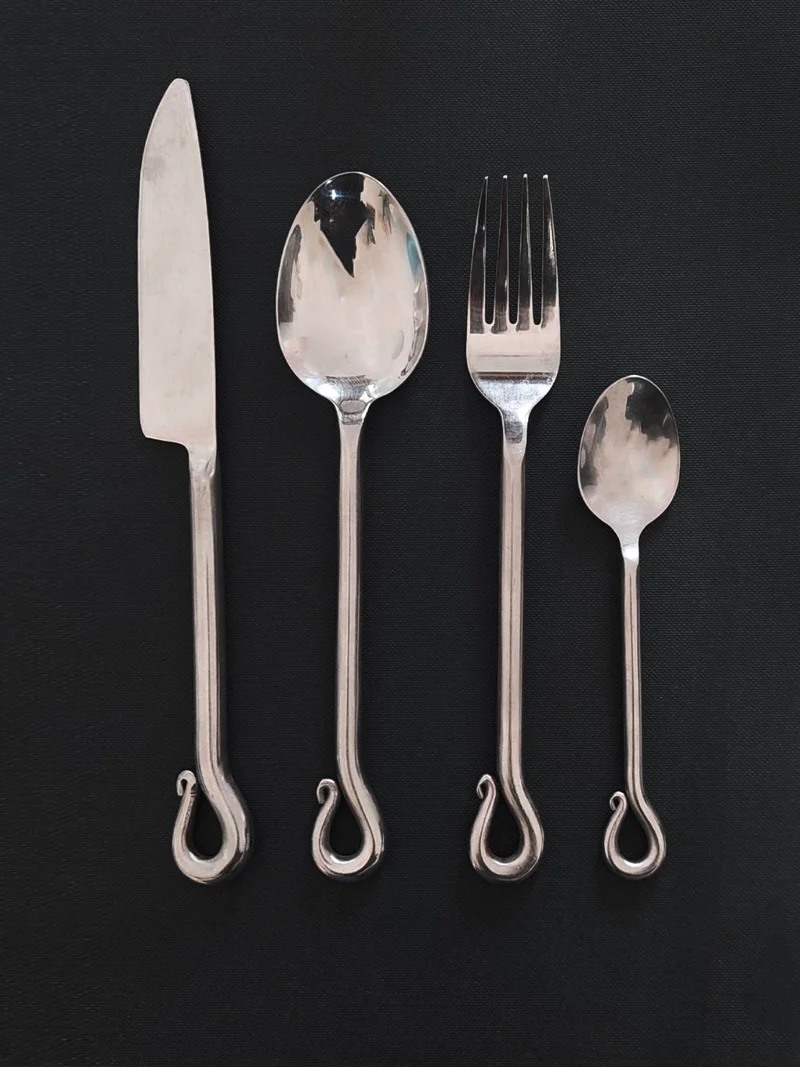 Vintage Set of 4 Twist Cutlery