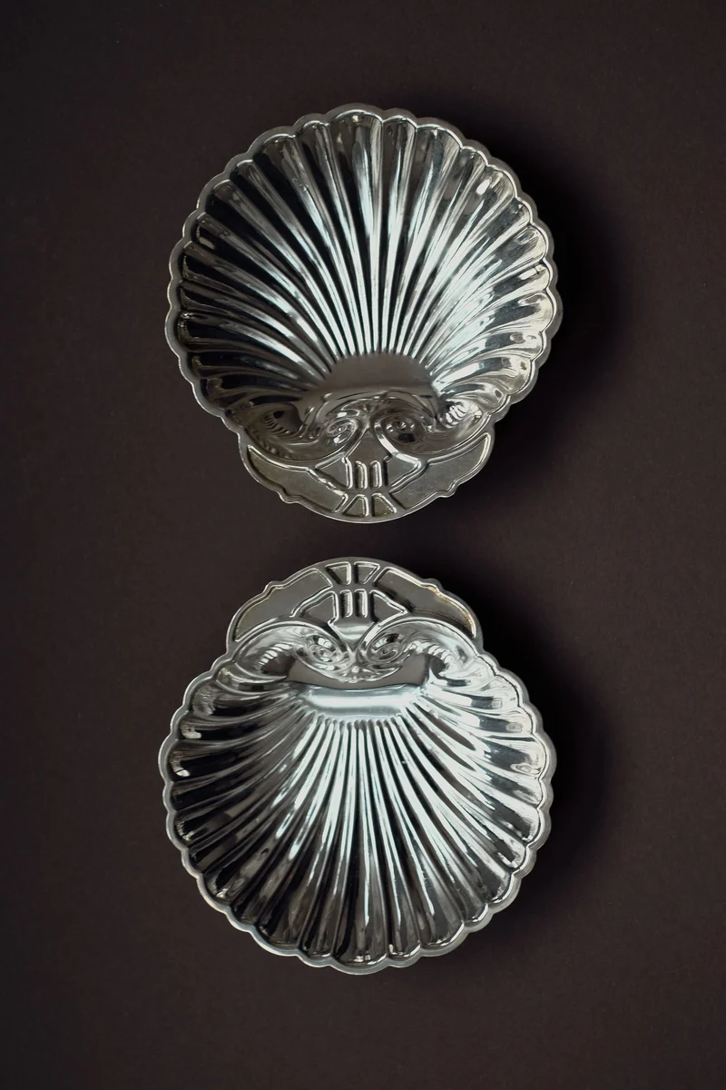 Set of 2 Silver-plated Shell Trays