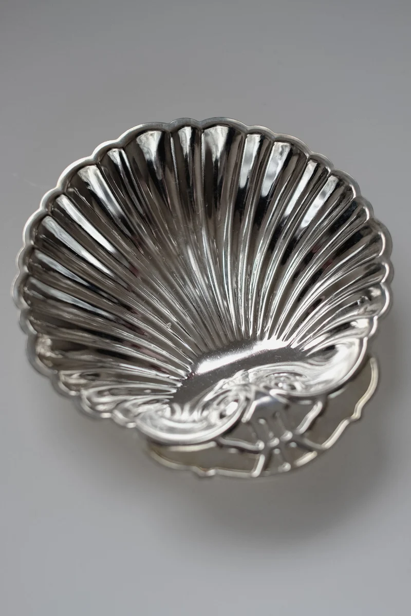 Set of 2 Silver-plated Shell Trays