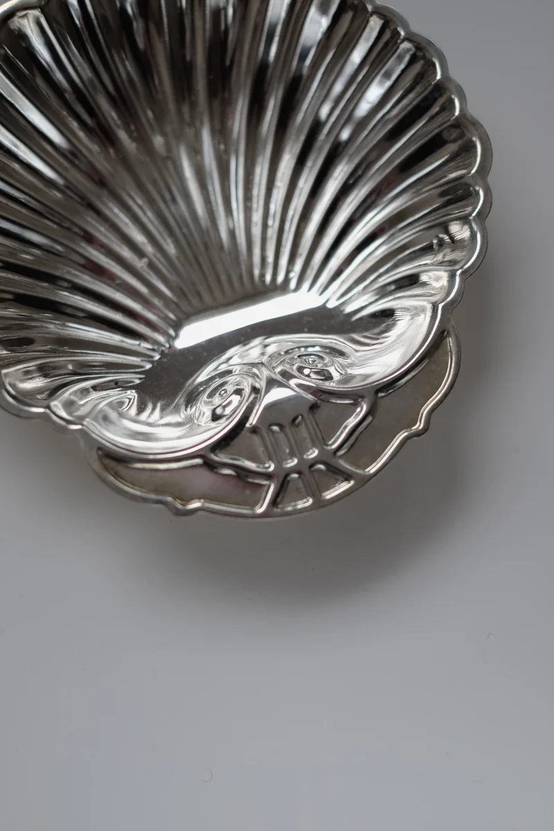 Set of 2 Silver-plated Shell Trays