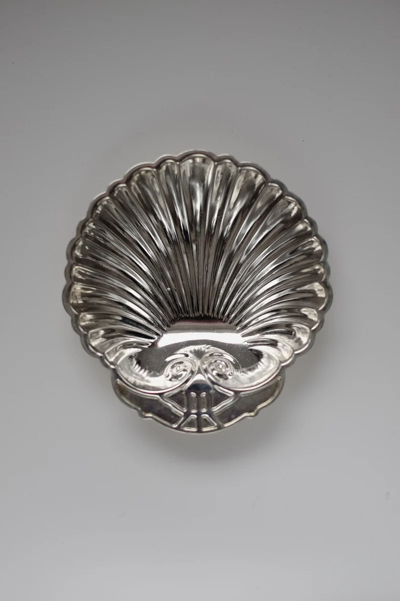 Set of 2 Silver-plated Shell Trays