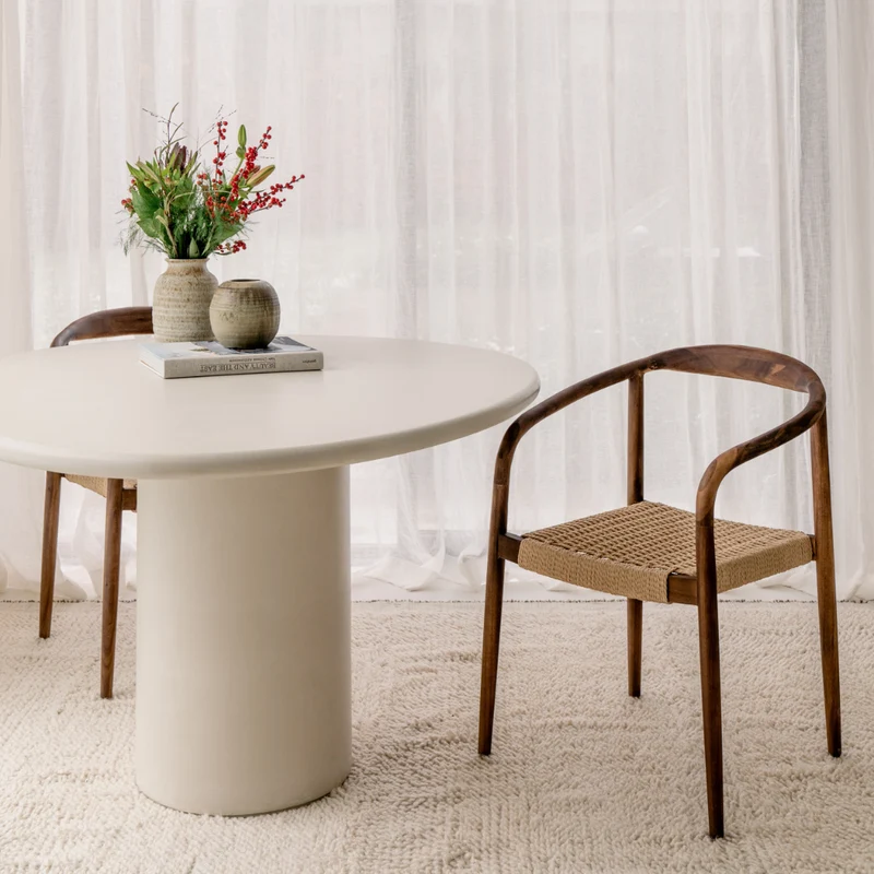 Classe intemporelle : Chaise de salle à manger Burnie en acacia noyer