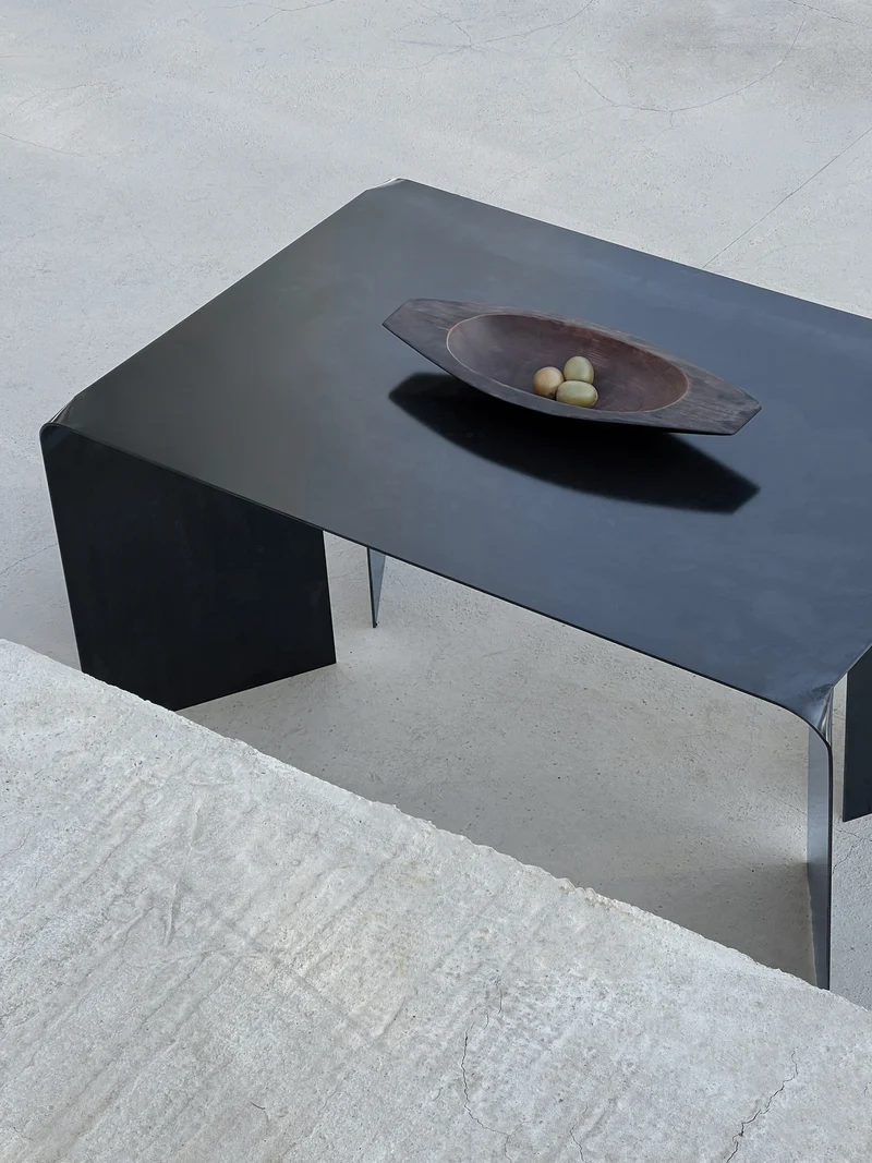 'Doa' Steel Desk