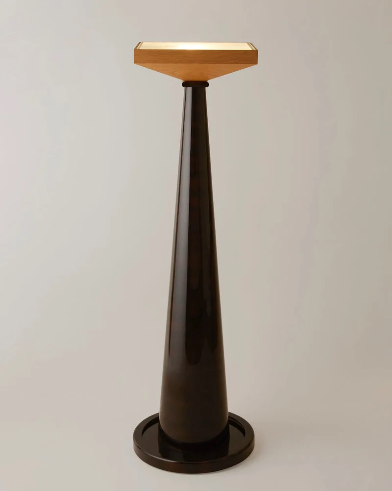 Fontainebleau Floor Lamp in oak and lacquer