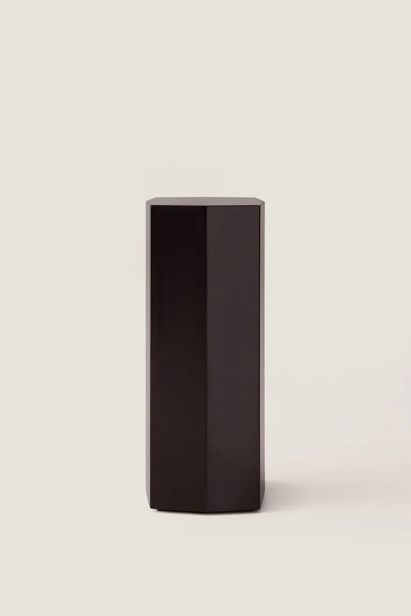 Ame II Lacquer Pedestal