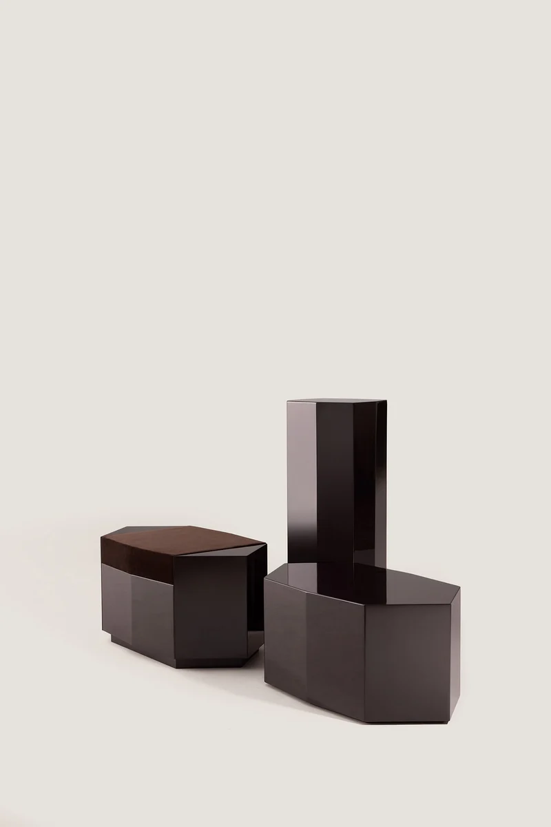 Ame II Lacquer Pedestal