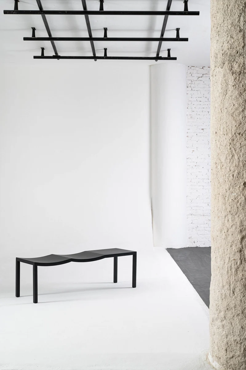 "Bis" bench