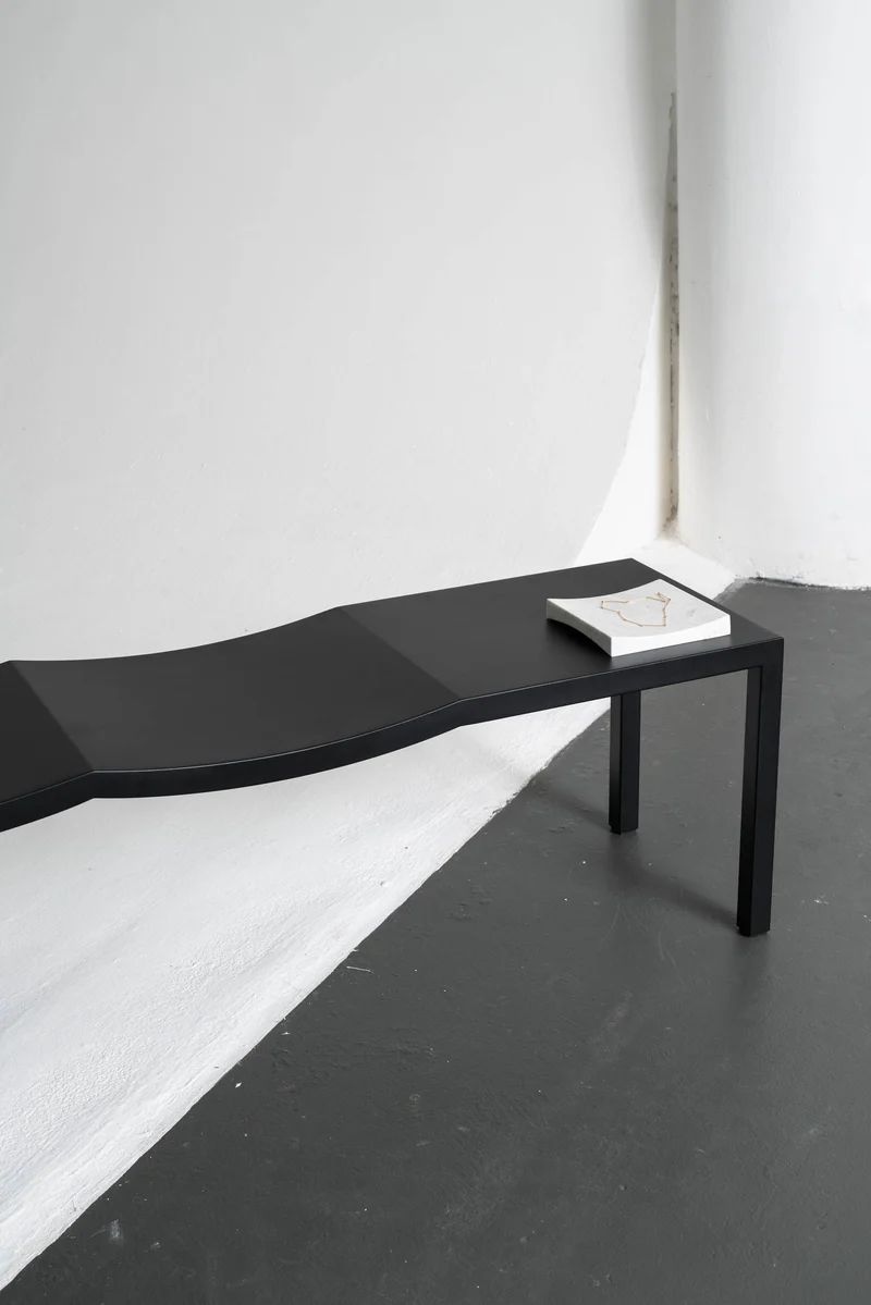 "Bis" bench