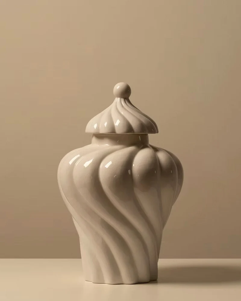 Flowing Curve Jar