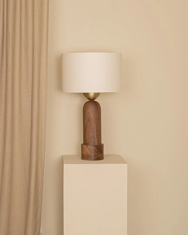 'Peona Kelo' Table Lamp in Walnut Wood