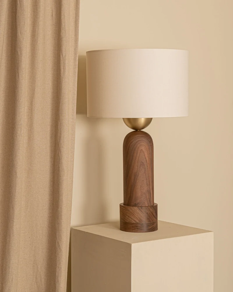 'Peona Kelo' Table Lamp in Walnut Wood