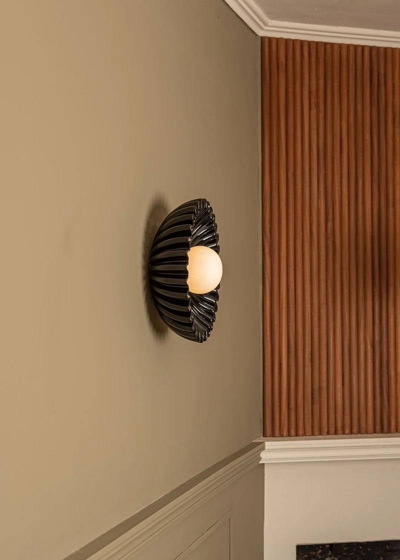 'Ostro' Wall Light in Black Ceramic