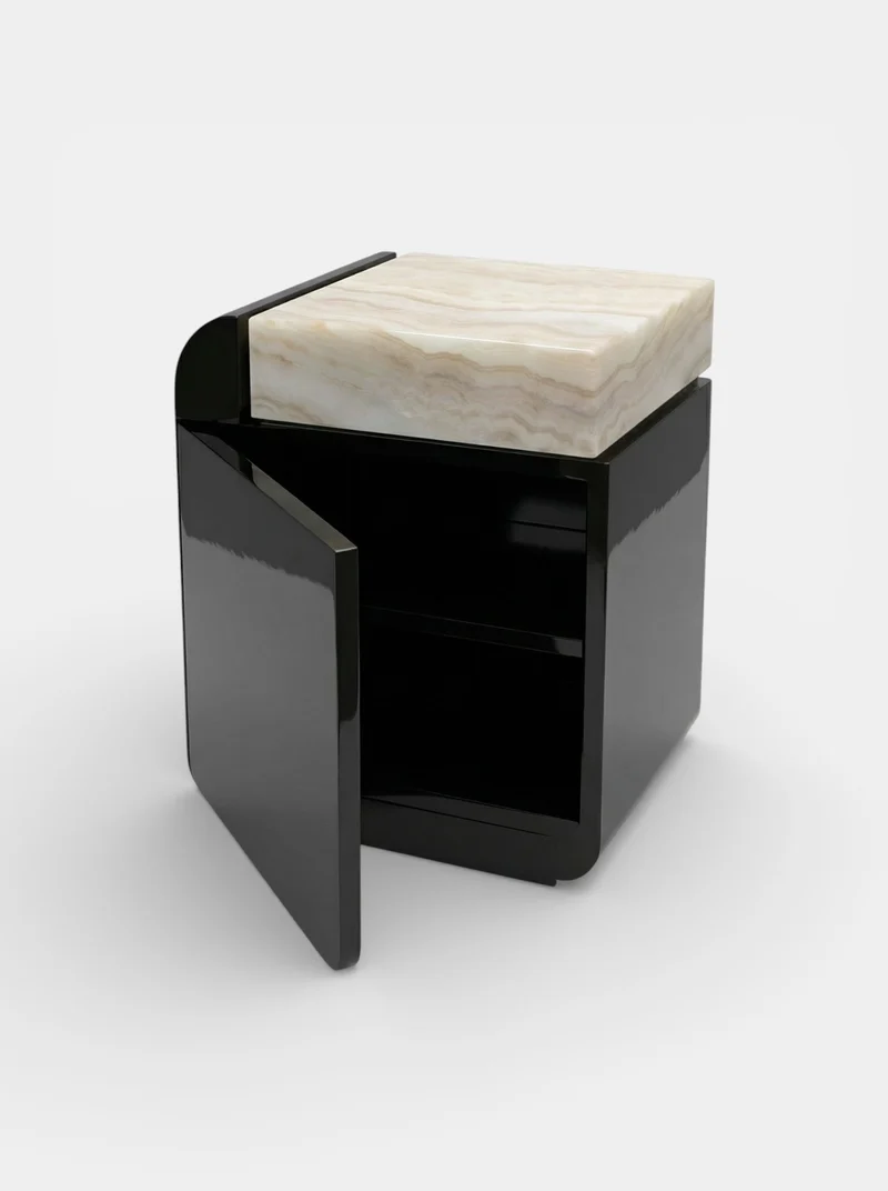 Amo Black Lacquered Wood and Ivory Onyx
