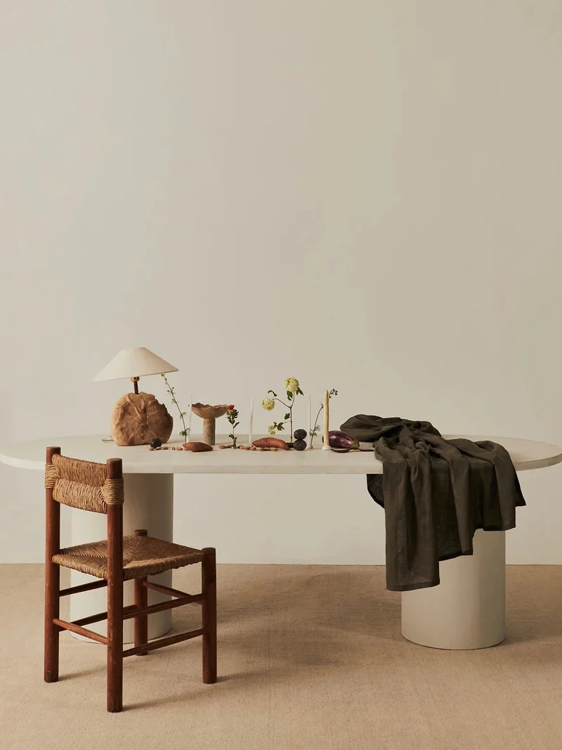 Reye Dining Table