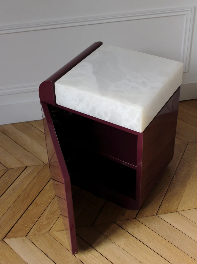 "Amo" Bordeaux and White Onyx Table